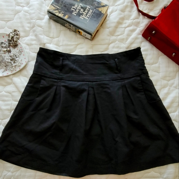 ECHORAIN BLACK SKIRT L WITH BELT LOOPS AND POCKETS - Picture 1 of 3